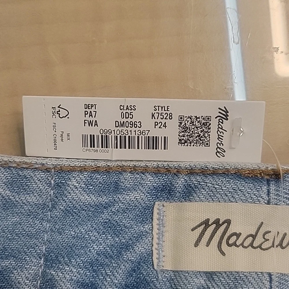 Madewell Petite Curvy Perfect Vintage Jean in Fitzgerald Wash - Picture 7 of 9